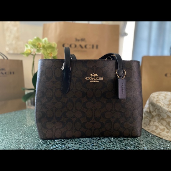 Coach hand bag - Picture 2 of 5